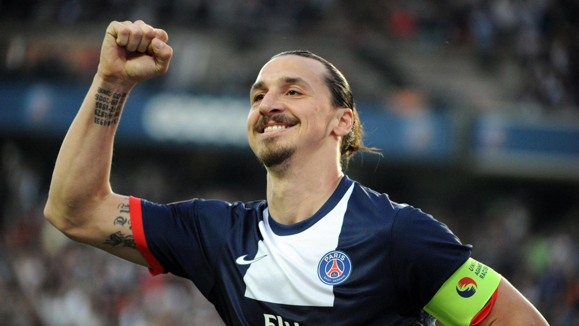 球迷通过社交平台分享观赛感受传递正能量与体育精神风貌,看球赛的感悟